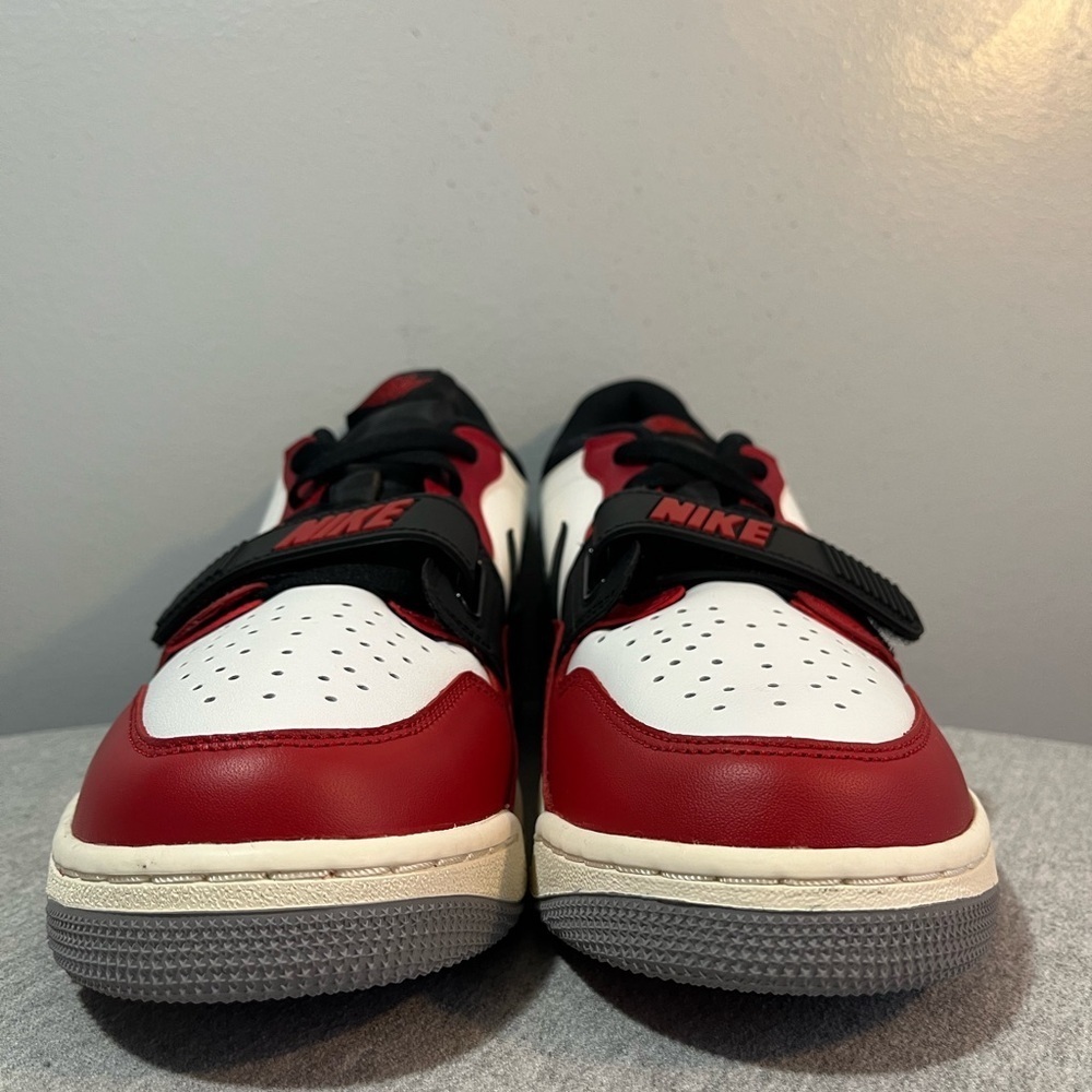 Nike Air Jordan Legacy 312 Low Chicago Red & Black Men's Shoe Size 11 CD7069-106 - Picture 2 of 11